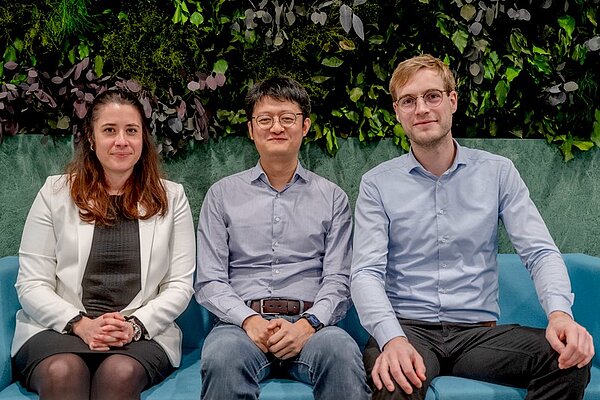 Célia Millon, Yicheng Wang und Michael Müller bilden das Start-up HoLa. Sie haben den EXIST-Forschungstransfer erhalten (von links).