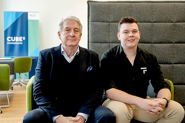 Uli Vinkelau (links) und Fabian Gieshoff (rechts) haben gemeinsam das Start-up TF Industries gegründet.