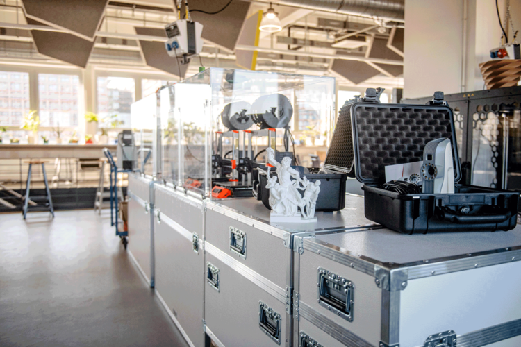 Prototypen entwickeln Start-ups Maschinen im Makerspace.