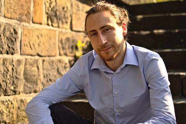 Portrait von Informatiker Constantin Soffner, CTO des Start-ups Who Moves.