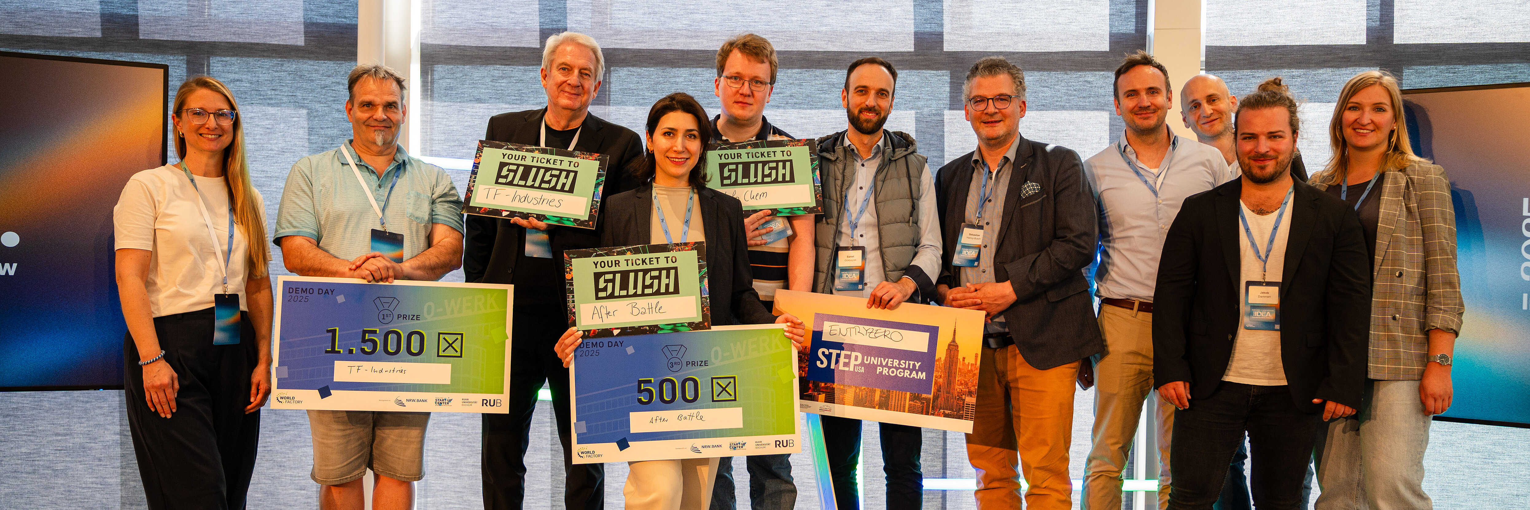 Die Top 3 Start-ups der RUB 2025 Die Top 3 Start-ups auf der Bühne beim WORLDFACTORY Demo Day im Rahmen der IDEA.2025 im O-Werk.