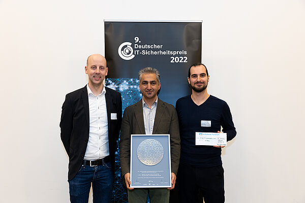Die Gewinner des 1. Preises Pascal Sasdrich, Amir Moradi und Nicolai Müller.