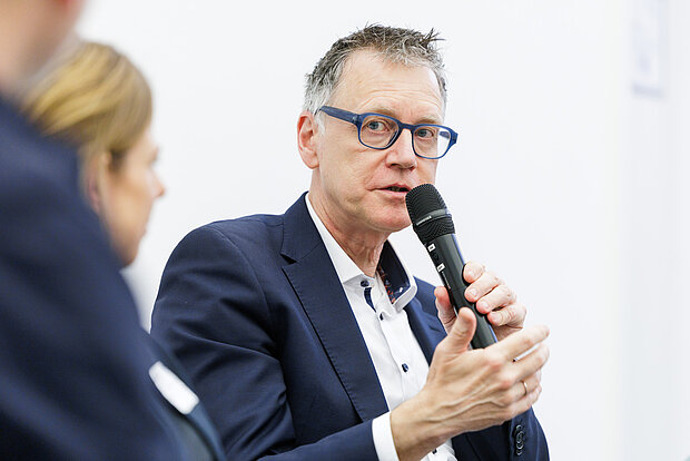 Catalyst GER Auftakt Speaker 2 Ein Speaker beim Catalyst GER Auftakt