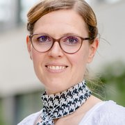 Porträt Dr.-Ing. Janine Pfetzing-Micklich