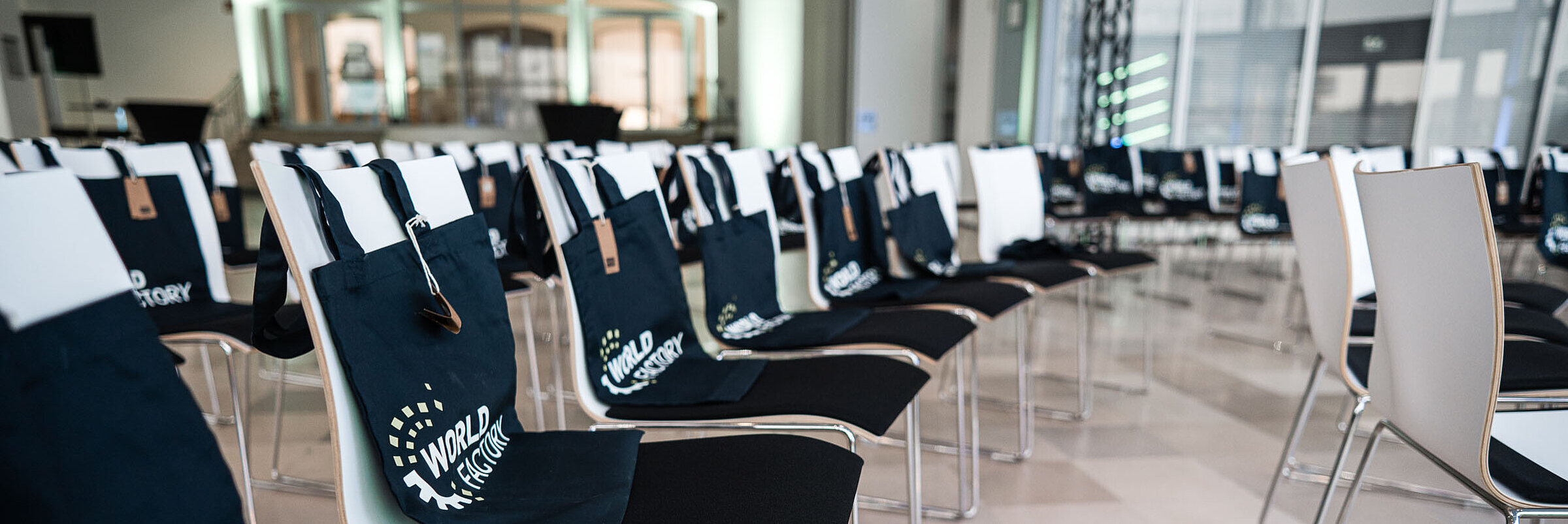 Entrepreneurship Education at the Ruhr University Bochum Prepared room with rows of chairs for a start-up seminar.