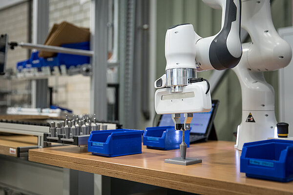 Maschine für die Mikromaterialbearbeitung