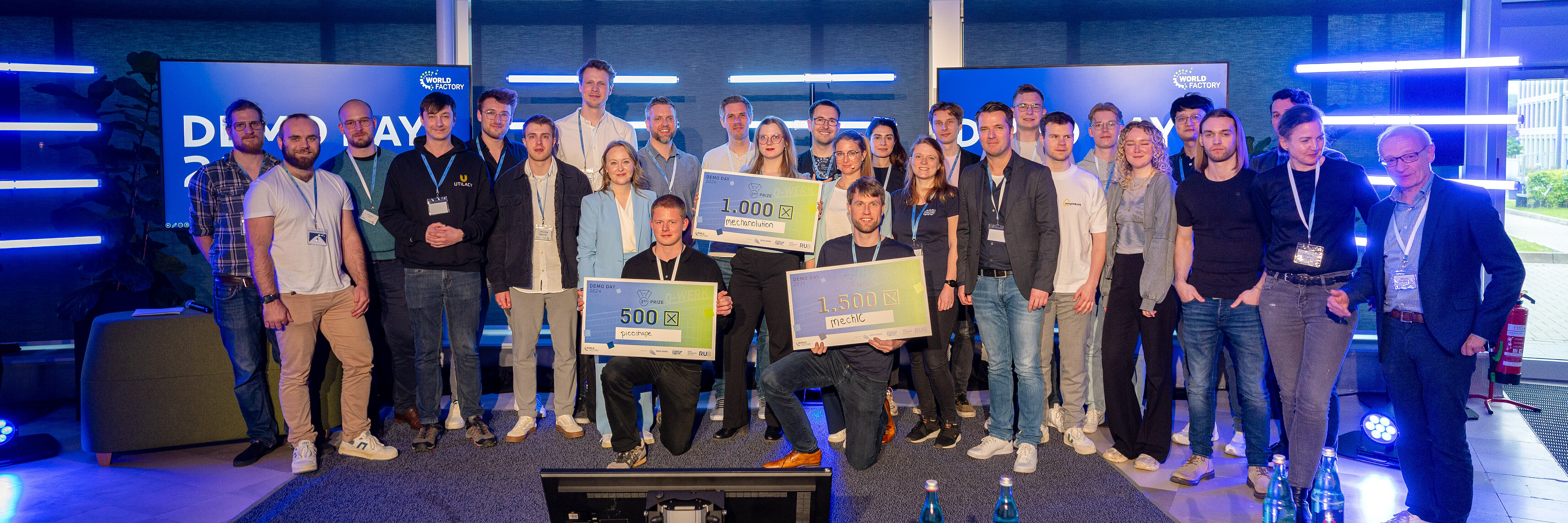 The top 5 start-ups on stage at WORLDFACTORY Demo Day 2024. 
