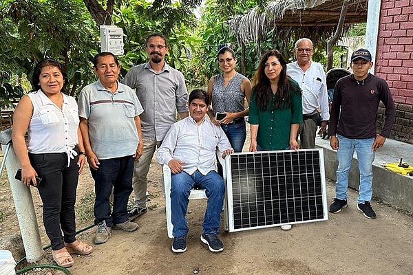 Enrico Wiesner übergab 2023 seine erste Solarpumpe für die Kooperative Valle Verde in Peru.