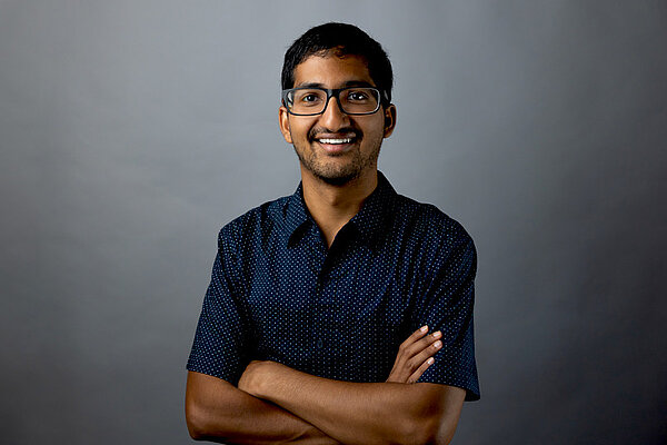 Porträtfoto von Abhishek Shah